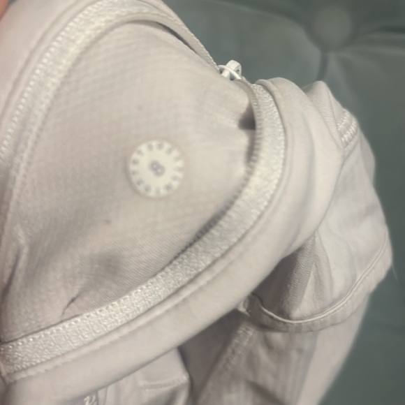 Lululemon shorts - Picture 4 of 4